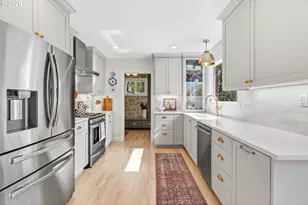 10455 SW Ridgeview Ln, Portland, OR 97219 - Photo 7