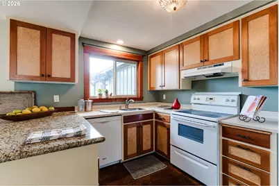 3475 Ferry St, Eugene, OR 97405 - Photo 11