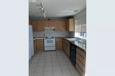 4470 Fergus Ave, Eugene, OR 97402 - Photo 5