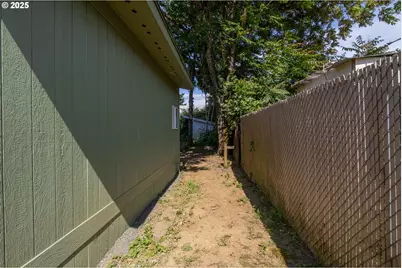 156 Cedar St, Yoncalla, OR 97499 - Photo 9