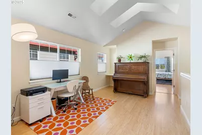 5218 SW View Point Ter, Portland, OR 97239 - Photo 17