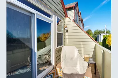 5218 SW View Point Ter, Portland, OR 97239 - Photo 33