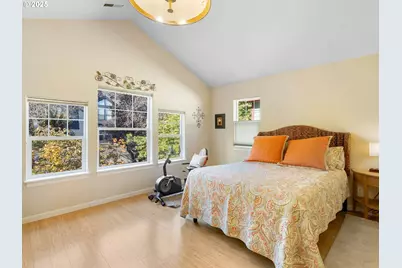 5218 SW View Point Ter, Portland, OR 97239 - Photo 27