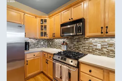 5218 SW View Point Ter, Portland, OR 97239 - Photo 9