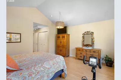 5218 SW View Point Ter, Portland, OR 97239 - Photo 29