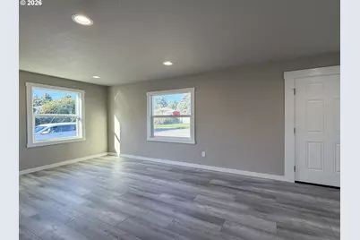 325 Railroad St, Brookings, OR 97415 - Photo 9