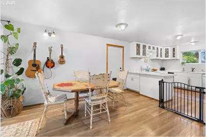 2305 7th St, Tillamook, OR 97141 - Photo 11