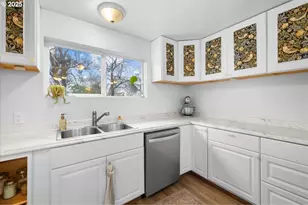 2305 7th St, Tillamook, OR 97141 - Photo 17