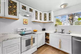 2305 7th St, Tillamook, OR 97141 - Photo 15