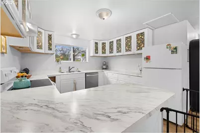 2305 7th St, Tillamook, OR 97141 - Photo 13