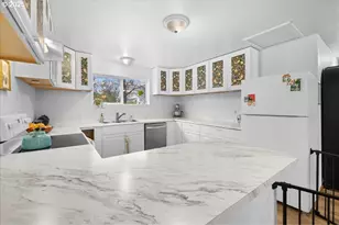 2305 7th St, Tillamook, OR 97141 - Photo 13