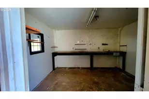 193 Clark St, Myrtle Creek, OR 97457 - Photo 7