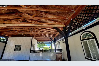 193 Clark St, Myrtle Creek, OR 97457 - Photo 5