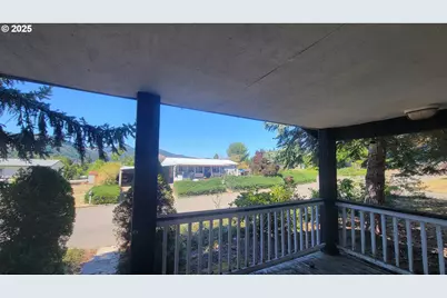 193 Clark St, Myrtle Creek, OR 97457 - Photo 31