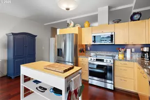 1221 SW 10th Ave, Portland, OR 97205 - Photo 9