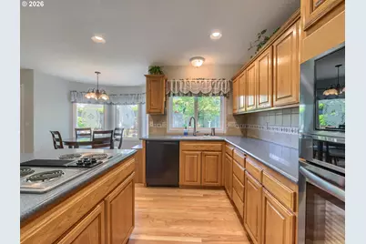 29536 SW Kings Ct, Wilsonville, OR 97070 - Photo 9
