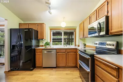 8914 NE 28th Pl, Vancouver, WA 98665 - Photo 5