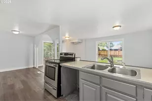 1203 NE 190th Pl, Portland, OR 97230 - Photo 23