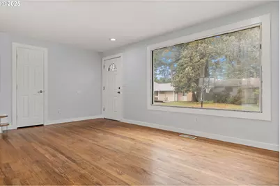 1203 NE 190th Pl, Portland, OR 97230 - Photo 7