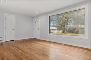 1203 NE 190th Pl, Portland, OR 97230 - Photo 7