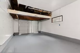 1203 NE 190th Pl, Portland, OR 97230 - Photo 45