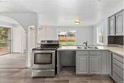 1203 NE 190th Pl, Portland, OR 97230 - Photo 17