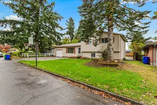 1203 NE 190th Pl, Portland, OR 97230 - Photo 3