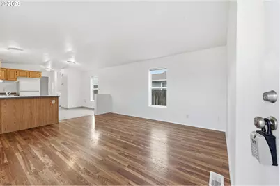 23140 NE Halsey St, Wood Village, OR 97060 - Photo 7