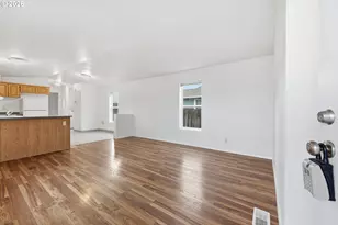 23140 NE Halsey St, Wood Village, OR 97060 - Photo 7