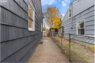 9740 N Van Houten Ave, Portland, OR 97203 - Photo 33
