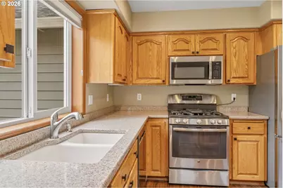 1905 N Westlake Loop, Newberg, OR 97132 - Photo 9