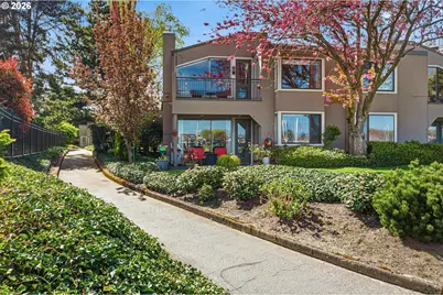 401 N Tomahawk Island Dr #18, Portland, OR 97217 - Photo 1