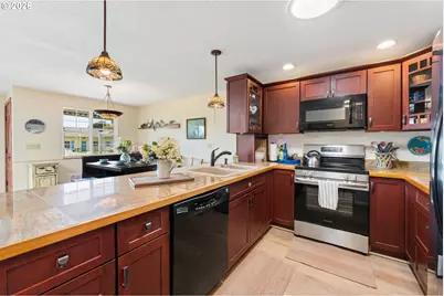 870 11th St SW, Bandon, OR 97411 - Photo 7