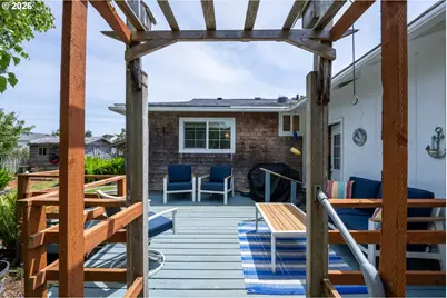 870 11th St SW, Bandon, OR 97411 - Photo 11