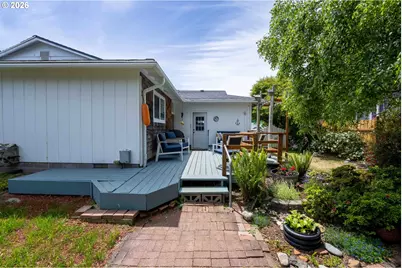 870 11th St SW, Bandon, OR 97411 - Photo 17