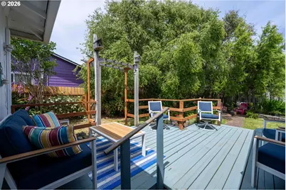 870 11th St SW, Bandon, OR 97411 - Photo 9