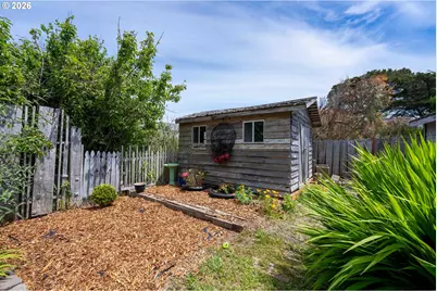 870 11th St SW, Bandon, OR 97411 - Photo 23