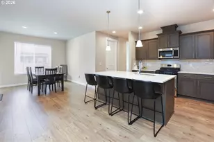 2437 W 8th Ave, Junction City, OR 97448 - Photo 9