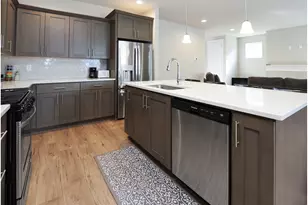 2437 W 8th Ave, Junction City, OR 97448 - Photo 7