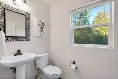 154 NE Danbury Ave, Hillsboro, OR 97124 - Photo 17