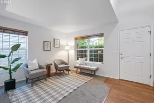 154 NE Danbury Ave, Hillsboro, OR 97124 - Photo 5