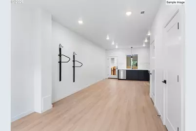 7193 SE Crystal Springs Blvd #8, Portland, OR 97206 - Photo 3