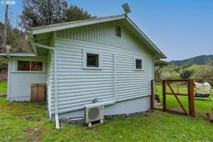 98397 Stian Smith Rd, Coos Bay, OR 97420 - Photo 5
