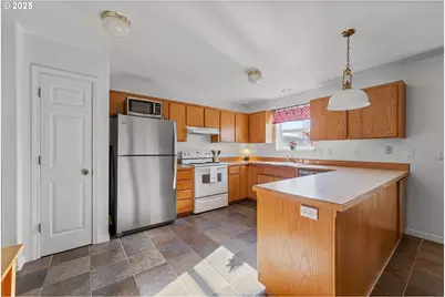 1204 E Second Ave, Sutherlin, OR 97479 - Photo 25