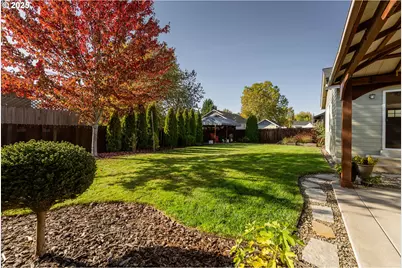 1204 E Second Ave, Sutherlin, OR 97479 - Photo 7