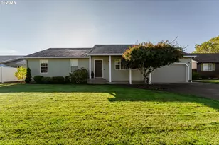 1204 E 2nd Ave, Sutherlin, OR 97479 - Photo 3