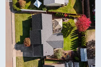 1204 E Second Ave, Sutherlin, OR 97479 - Photo 5