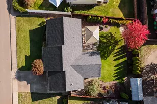 1204 E 2nd Ave, Sutherlin, OR 97479 - Photo 5