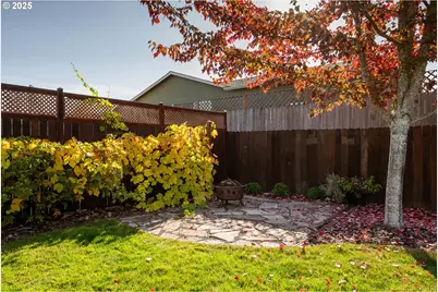1204 E Second Ave, Sutherlin, OR 97479 - Photo 13