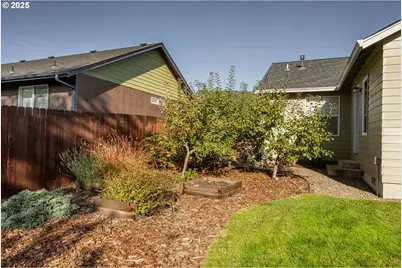 1204 E Second Ave, Sutherlin, OR 97479 - Photo 15
